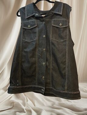 Alfred Dunner Women's X-Large Dark wash Denim Vest with Floral Embroidery